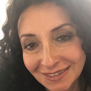 Meet your Posher, Alla